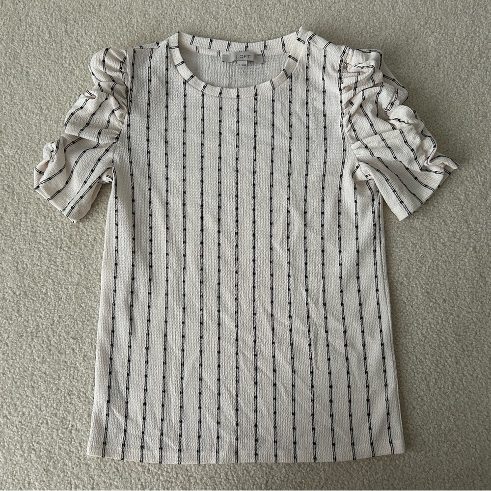 Loft Women’s Textured Jacquard Cinched Sleeve Top Cream Beige Black Neutral M